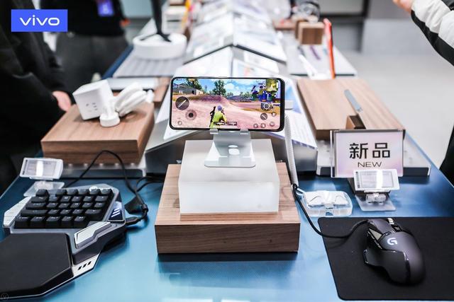 vivo旗舰店，vivo上海体验店旗舰店（vivo全新智慧旗舰店盛大开业）