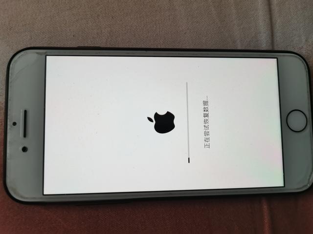 苹果手机怎么刷机，苹果手机忘记锁屏密码怎么刷机（苹果手机保资料刷机实战分享）