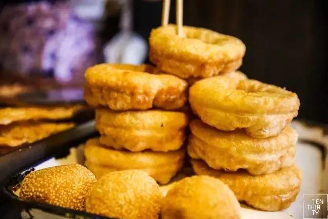 酸奶麻花能放多久 武汉粮道街酸奶大麻花哪个味道最好吃，酸奶麻花能放多久（我们翻遍了武汉的12条街）