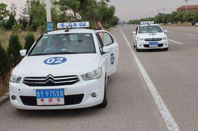 科目三靠边停车，科目三靠边停车30公分技巧详解（科目三靠边停车最全攻略分享）