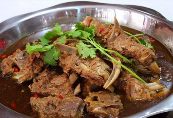 羊肉火锅底料配方，如何做羊肉火锅底料才好吃（羊蝎子火锅底料配料全部流程配方分享）