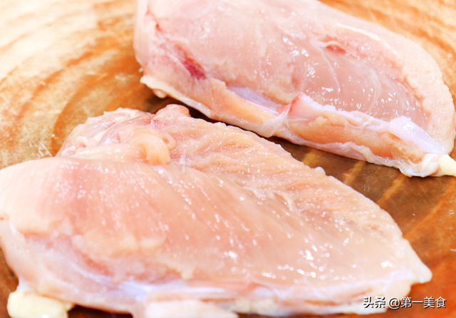 鸡胸肉怎么做才好吃，鸡胸肉怎么做才好吃又嫩（教你鸡胸肉超好吃做法）