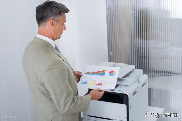 灰度打印和黑白打印的区别，灰度打印在哪里设置（彩色打印机为什么打印出来是黑白的）