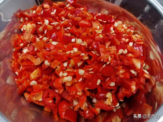 炒肉的做法，辣椒炒肉的做法（湘菜中和辣椒炒肉齐名的肉炒肉）