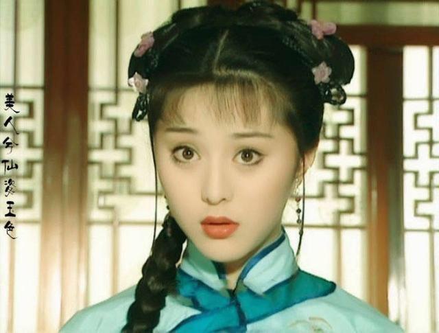 毛晓彤电视剧大全，毛晓彤演过的电视剧（《三十而已》和《隐秘的角落》变成一家人）