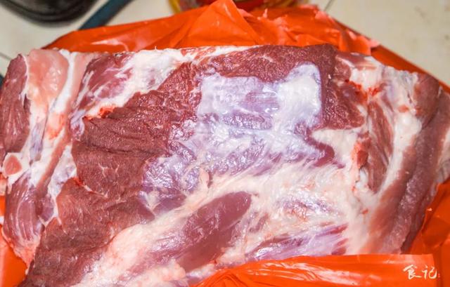 腊排骨火锅的做法，腊排骨火锅的做法 家常（这家在振兴路腌了20年的腊排骨火锅）