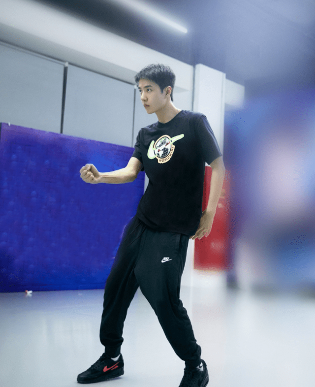 王一博演红孩儿的电影，王一博演红孩儿的电影叫什么（凭一部作品直接红成顶流）