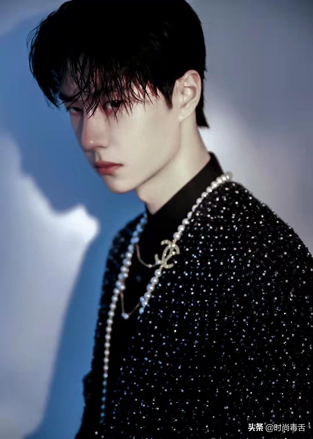 香奈儿有男装吗，香奈儿有男装吗?商标是什么样的（男生穿CHANEL居然这么好看）