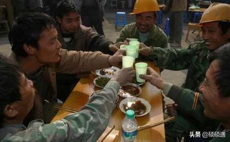 女人梦见建筑工地现场，梦见建筑工地什么寓意（项目部的光棍满街转）