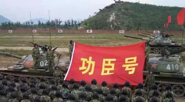 坦克是谁发明的，最早的坦克是谁发明的（见证中国装甲兵76载荣耀变迁）