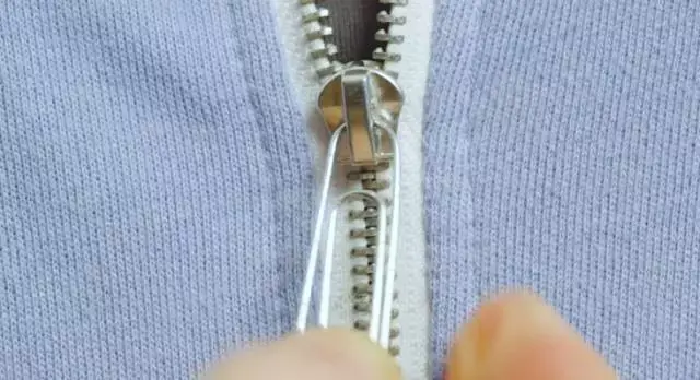 裤子起球怎么快速去掉，衣服起毛用什么办法把它去掉（裤子不合身……教你一招）