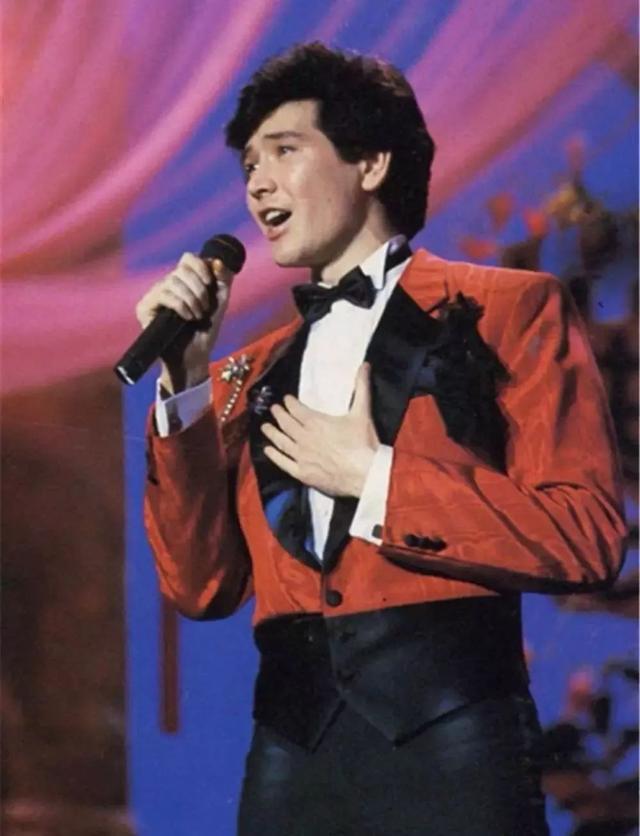 冬天里的一把火歌词，可可托海的牧羊人歌词（原唱无可替代PK翻唱超越经典）