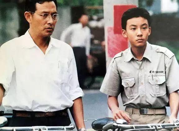 瞧这一家子大结局，瞧这一家子剧情介绍（顶着嘘声拼命、父亲去世才暴露身份）