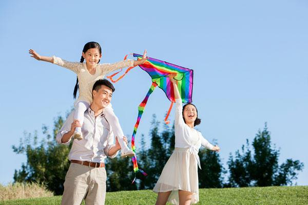 风筝为什么能飞起来，风筝为什么能飞上天（看图写话：《放风筝》范文两篇）