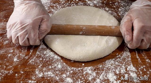 栗子饼的制作方法，栗子鸡蛋饼的制作方法（教你做一道甜而不腻的栗子饼）