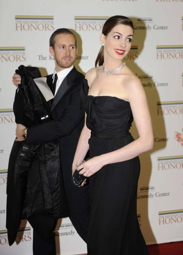 胸大背宽显瘦，胸大腰粗上身丰满