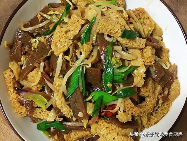 凉皮怎么炒好吃，怎样做炒凉皮好吃（在家做个陕西特色的炒凉皮）