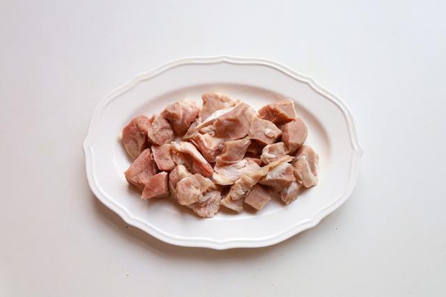 胡萝卜炖牛肉的做法，牛腩炖萝卜怎样做好吃（0失败的牛肉炖胡萝卜）