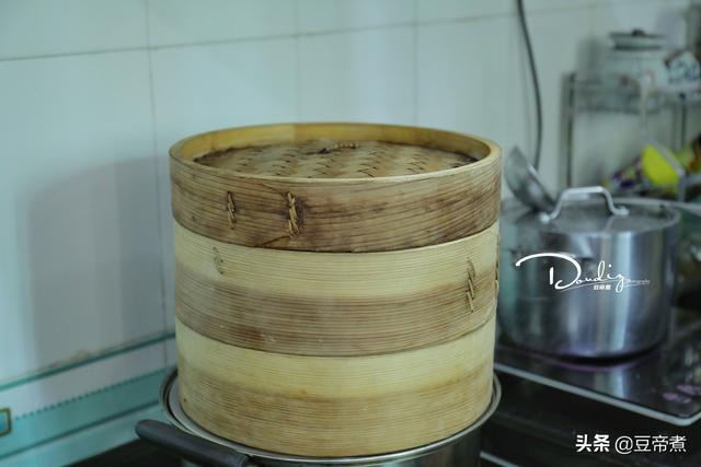 大闸蟹怎么做好吃，冷冻的大闸蟹怎么做好吃（大闸蟹正确的做法是这样的）