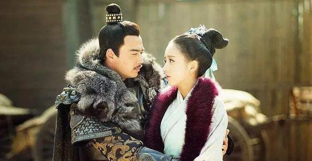 古人用什么暗喻爱人，古人用哪些词语来表示自己心爱的人（这两句诗到底是什么意思）