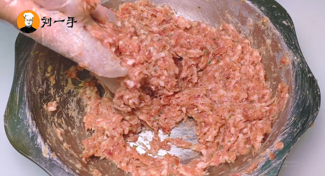 油面筋塞肉，经典本帮菜“油面筋塞肉”（油面筋塞肉红烧怎么烧）