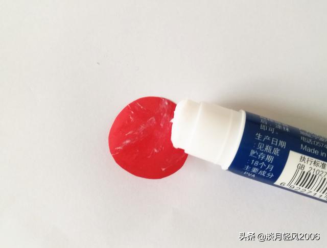 幼儿园最简单手工贺卡，幼儿园手工制作新年贺卡（用卡纸做一枝彩色的花）