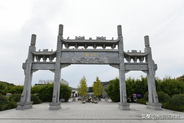 安徽庐江境内汤池小镇的真实情况，安徽庐江境内汤池小镇的真实情况是什么（以旅游业为主的汤池小镇）