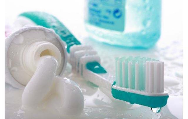 牙膏洗脸有何护肤作用，用牙膏洗脸的作用（用牙膏洗脸可以去除脸上痤疮）