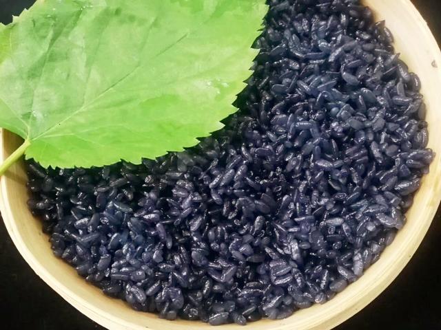 乌饭的做法,乌饭的做法和功效(很多人都没见过也没吃过)