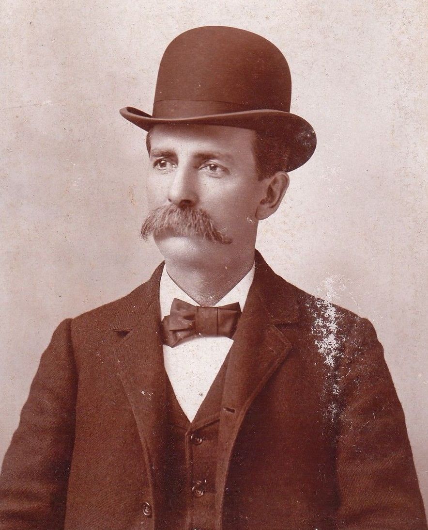 简洁优雅的圆顶硬礼帽