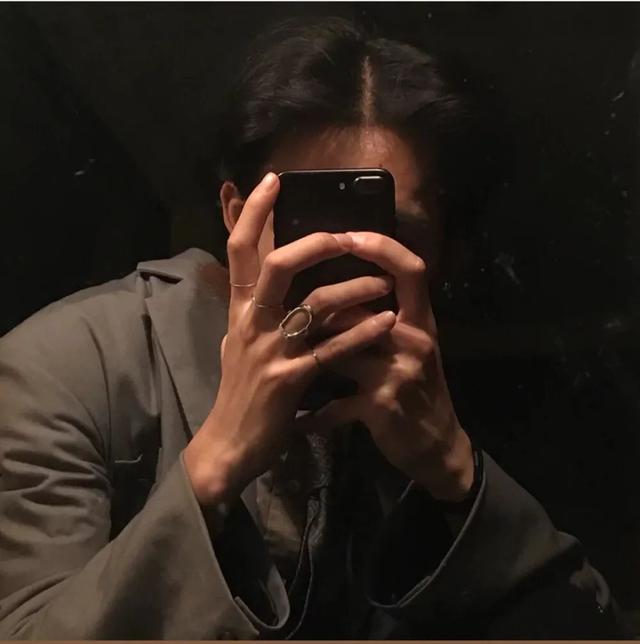 龙应该藏在云里你应该藏在心里，龙应该藏在云里你应该藏在心里表达了什么，微信头像（系列：龙应该藏在云里）