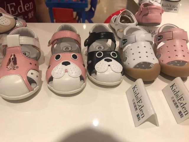 儿童凉鞋怎么选择比较好，儿童凉鞋到底要怎么选