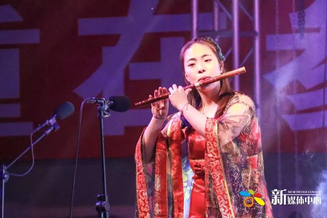 外婆的澎湖湾串词，外婆的澎湖湾串词主持人（2019元旦晚会）