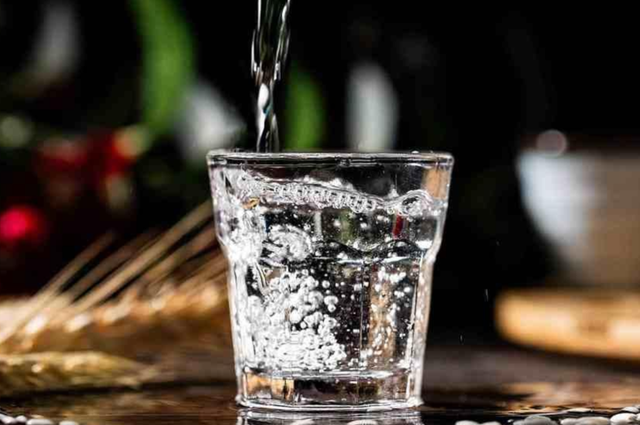 出口玻汾和黄盖汾有没有区别,黄盖玻汾和出口玻汾(黄盖玻汾和绿脖西凤