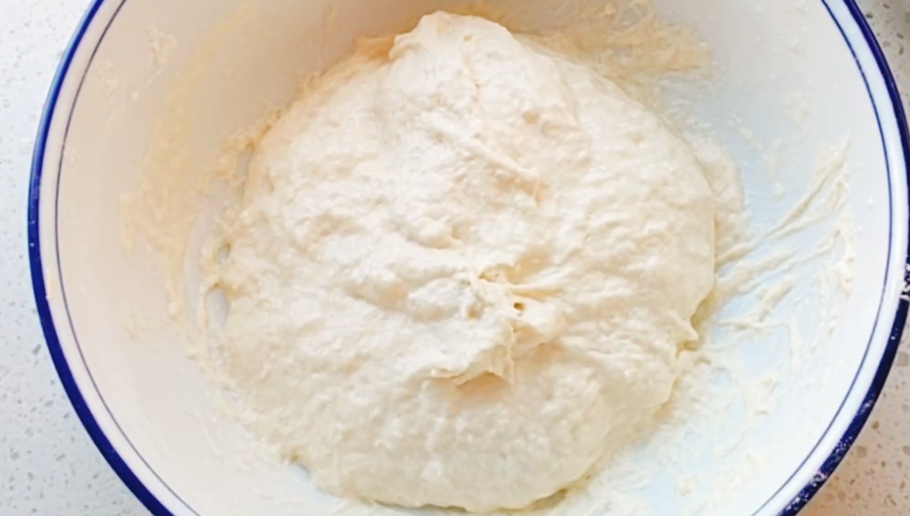 图片[2]-【发面葱花饼】做法步骤图 手不沾面筷子一擀 蓬松暄软凉了也-起舞食谱网