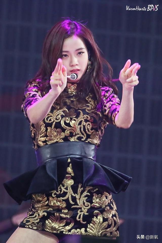 李夏怡 rose音译，卡其色李夏怡rose音译（队友和她合照就像公开处刑）