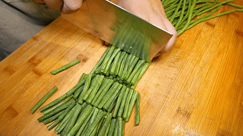 长豆角的功效与作用，怎么做爽脆入味还不变色（长豆角的吃法）