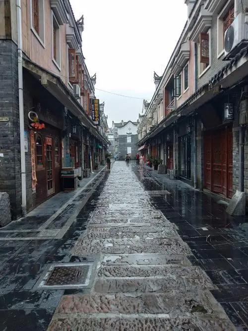 九街十八巷(上海书院人家大酒店电话)