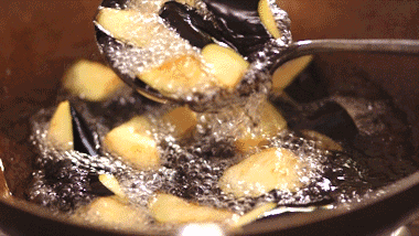 少油版肉末蓑衣茄子，内附蓑衣茄子的切法（家里有微波炉的一定要试试）