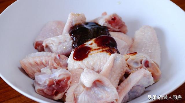 鸡翅煲怎么做，鸡翅怎么炸才好吃（这是砂锅鸡翅煲的做法）