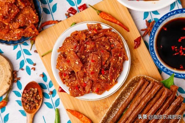 辣条的热量，卫龙辣条的热量（专业营养师教你这样选）