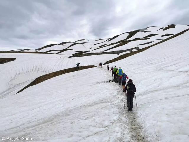 欧洲最高峰在哪个国家，欧洲最高峰指的是下列哪座山峰（你所不知道的百科二三事）