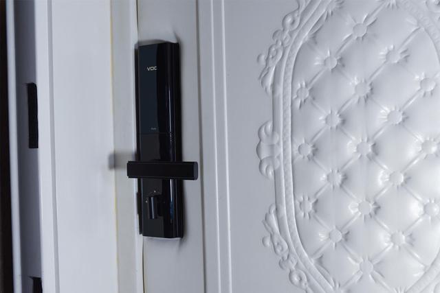 华为指纹锁怎么设置，华为p9指纹锁哪里设置（开门如此简单智能-华为VOC智能指纹锁S）