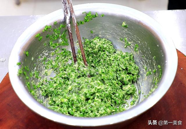 菜丸子的家常做法，丸子的家常做法（厨师长教你炸韭菜丸子做法）