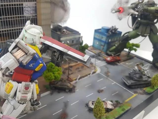 扎古和高达区别，高达扎古是什么梗（佳作：白色恶魔vs扎古）