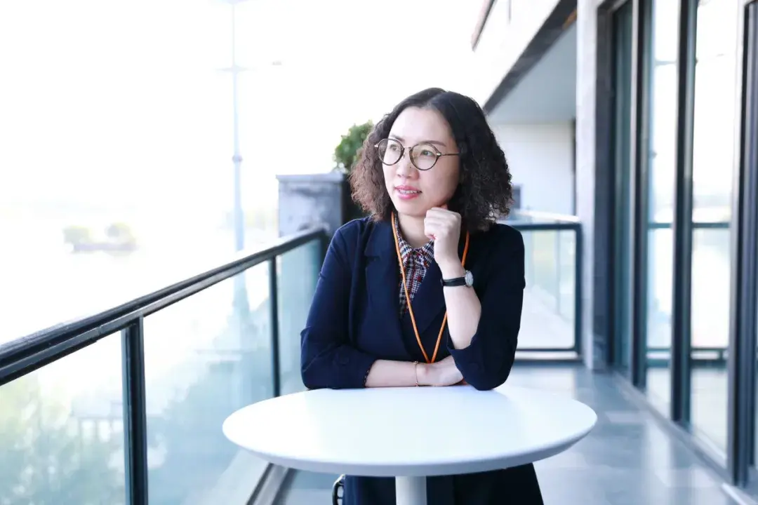 启东律师（为何海门百强企业近四成选她当）