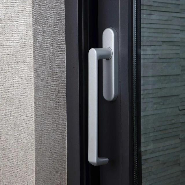 家里玻璃起霜怎么解决，门窗一到冬天就结霜