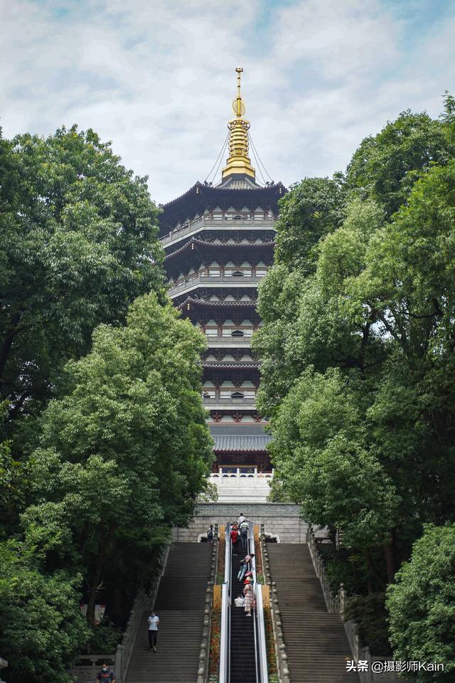 雷峰塔在哪个城市，白娘子雷峰塔在哪个城市（外形古典却是近年重建）