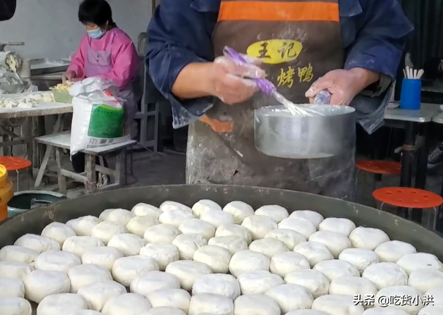 牡丹区美食，牡丹江必吃美食（水煎包1元出锅就抢光）