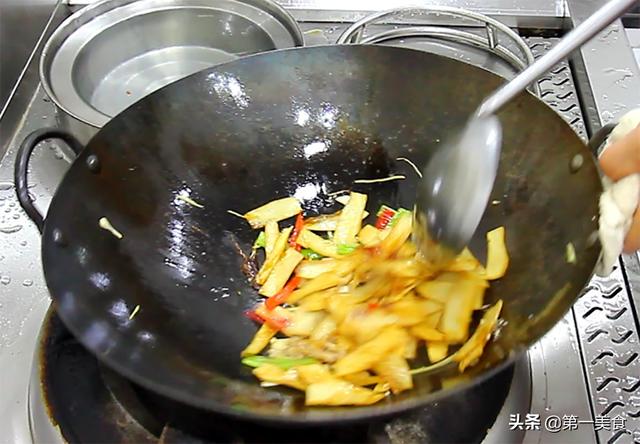 杏鲍菇怎么炒最好吃，杏鲍菇怎么炒好吃 家常做法（干炒杏鲍菇这样做才好吃）